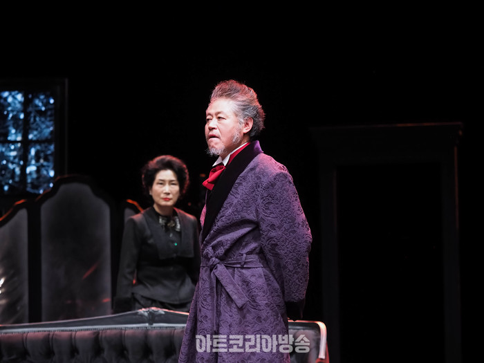 서울시극단 연극 '욘, John' 프레스콜(욘 가브리엘 보르크만 역 이남희) 2024.03.29 사진 ⓒ아트코리아방송 이용선 기자