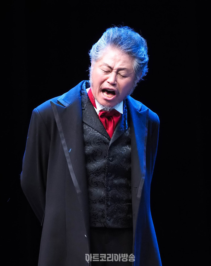 서울시극단 연극 '욘, John' 프레스콜(욘 가브리엘 보르크만 역 이남희) 2024.03.29 사진 ⓒ아트코리아방송 이용선 기자