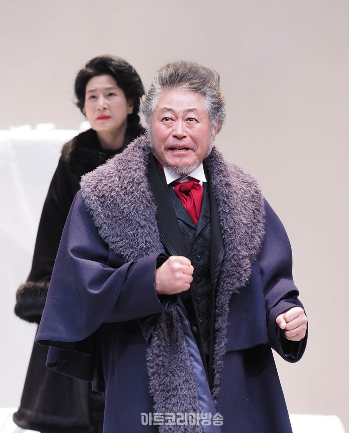 서울시극단 연극 '욘, John' 프레스콜(욘 가브리엘 보르크만 역 이남희) 2024.03.29 사진 ⓒ아트코리아방송 이용선 기자