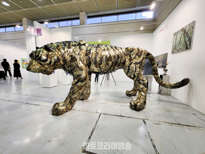 올미아트스페이스 정의지 부스전 '클렌시아'