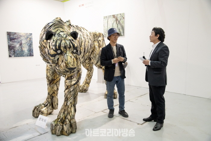 올미아트스페이스 정의지 부스전 '클렌시아'- 정의지 조각가와 아트코리아미술관 이승근 관장