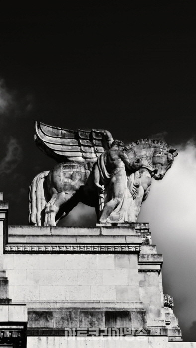 몽클레르가 밀라노 중앙역에서 펼치는 ‘꿈을 향한 초대(AN INVITATION TO DREAM)’