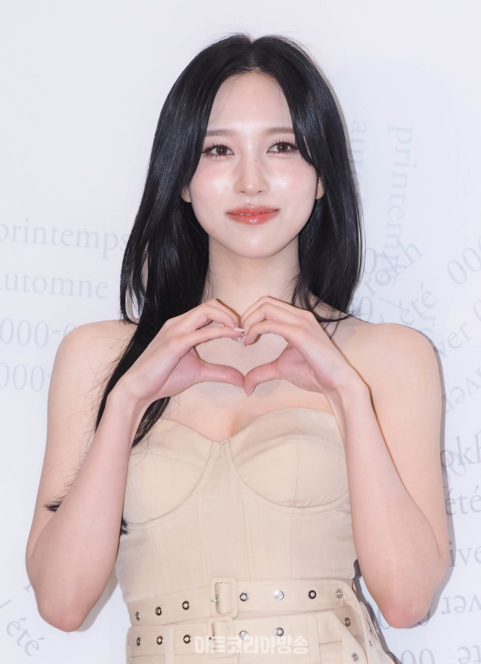 Rokh H&M 컬렉션 포토월 행사(트와이스 미나) 2024.04.12 사진 ⓒ아트코리아방송 이용선 기자​