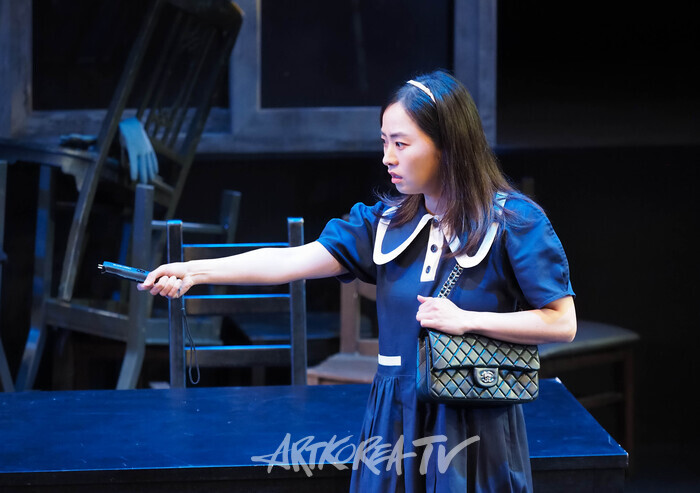 연극 '실종법칙' 프레스콜(유영 역 노수산나) 2024.04.16 사진 ⓒ아트코리아방송 이용선 기자​