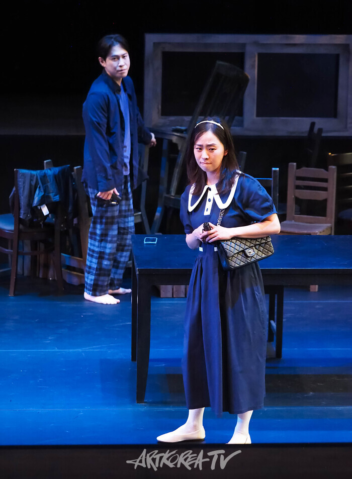 연극 '실종법칙' 프레스콜(민우 역 이형훈, 유영 역 노수산나) 2024.04.16 사진 ⓒ아트코리아방송 이용선 기자​