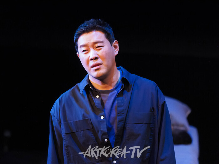 연극 '실종법칙' 프레스콜(민우 역 심완준) 2024.04.16 사진 ⓒ아트코리아방송 이용선 기자​