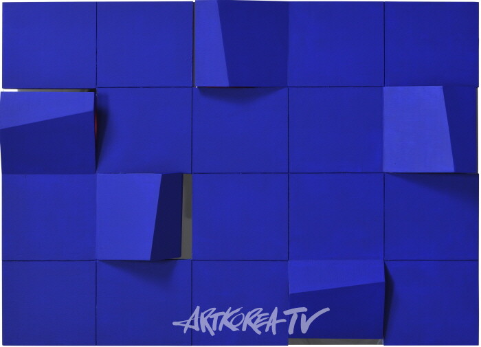 김재관, Deviation from Grid 2021-502, 100×72cm, Cobalt Blue Acrylic on Plywood, 2021