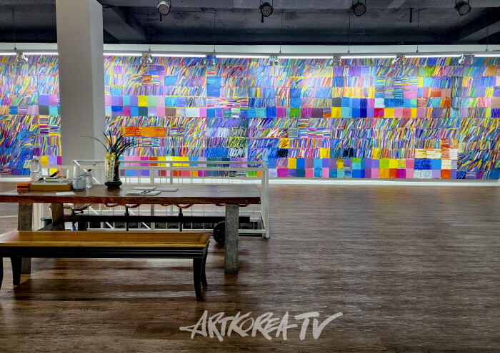 김천정 초대전 '쉼, 색동서재(色動書齋)'