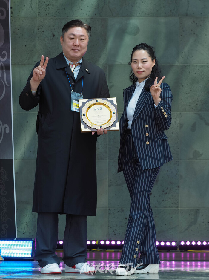 2024 제1회 인천 피트니스 패밀리 페스티벌 (인천광역시 교육위원회 신충식 위원장과 인천 피트니스 패밀리 페스티벌 명세영 대회장) 2024.05.12 사진 ⓒ아트코리아방송 이용선 기자​