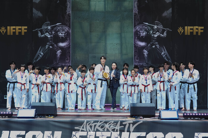 '2024 제1회 인천 피트니스 패밀리 페스티벌'(유청소년 태권도 시범단과 최광열 사범) 2024.05.12 사진 ⓒ아트코리아방송 이용선 기자​