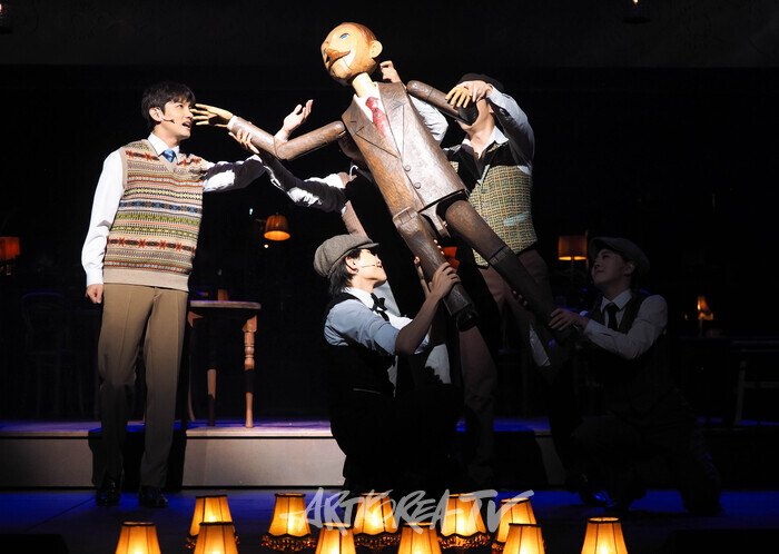 ​뮤지컬 '벤자민 버튼' 프레스콜. 2024.05.16 사진 ⓒ아트코리아방송 이용선 기자​​