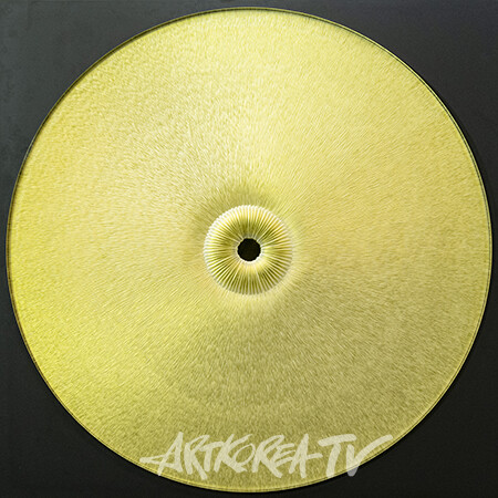 영혼의눈the_eyes_of_the_soul105x105X3.5cm.아크릴에조각.Mixed_media_(2023)1800