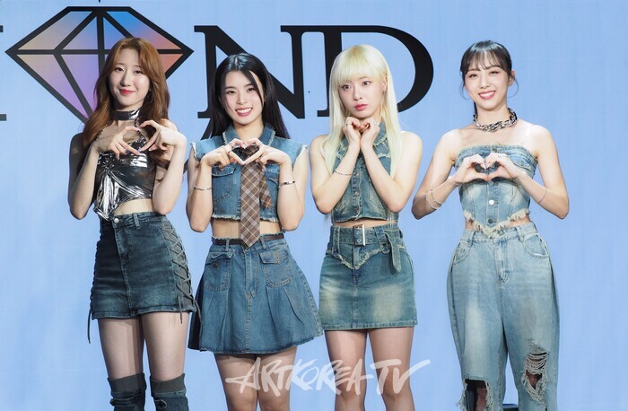 걸그룹 아이몬드(I:MOND) 싱글 앨범  'We are gravity' 발매 기념 쇼케이스(사진 왼쪽부터 영원, 미쿠, 이설, 아현) 2024.05.31 사진  ⓒ아트코리아방송 이용선 기자