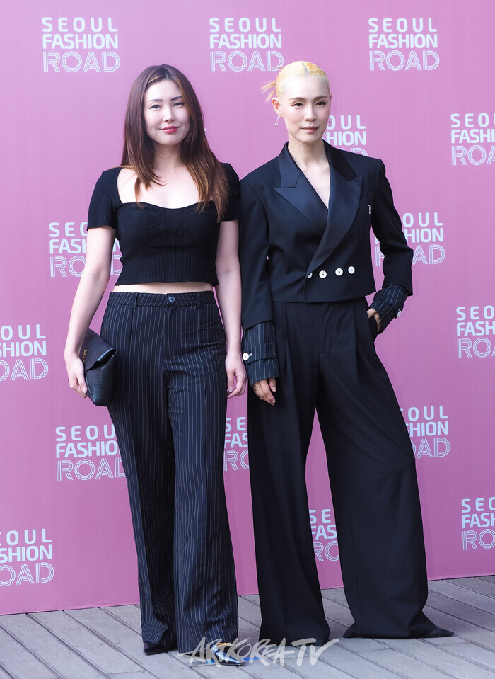 '서울패션로드 2024 at 석촌호수' 포토월 행사(가희&베카) 2024.05.31 사진 ⓒ아트코리아방송 이용선 기자