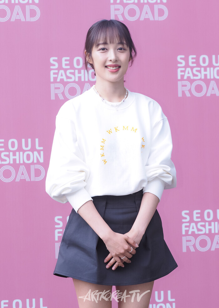 '서울패션로드 2024 at 석촌호수' 포토월 행사(김보라) 2024.05.31 사진 ⓒ아트코리아방송 이용선 기자