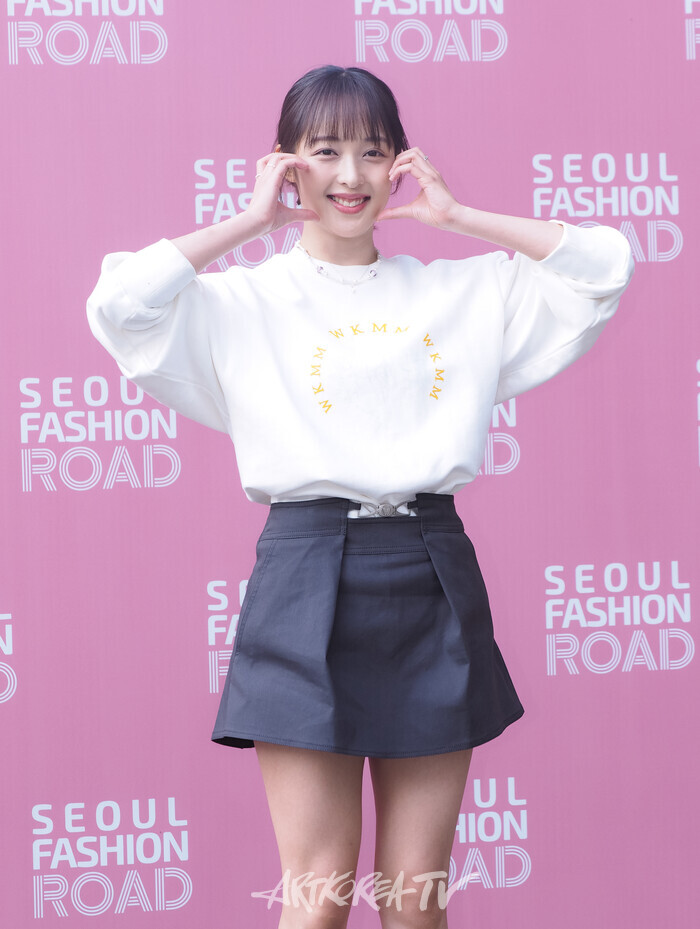 '서울패션로드 2024 at 석촌호수' 포토월 행사(김보라) 2024.05.31 사진 ⓒ아트코리아방송 이용선 기자