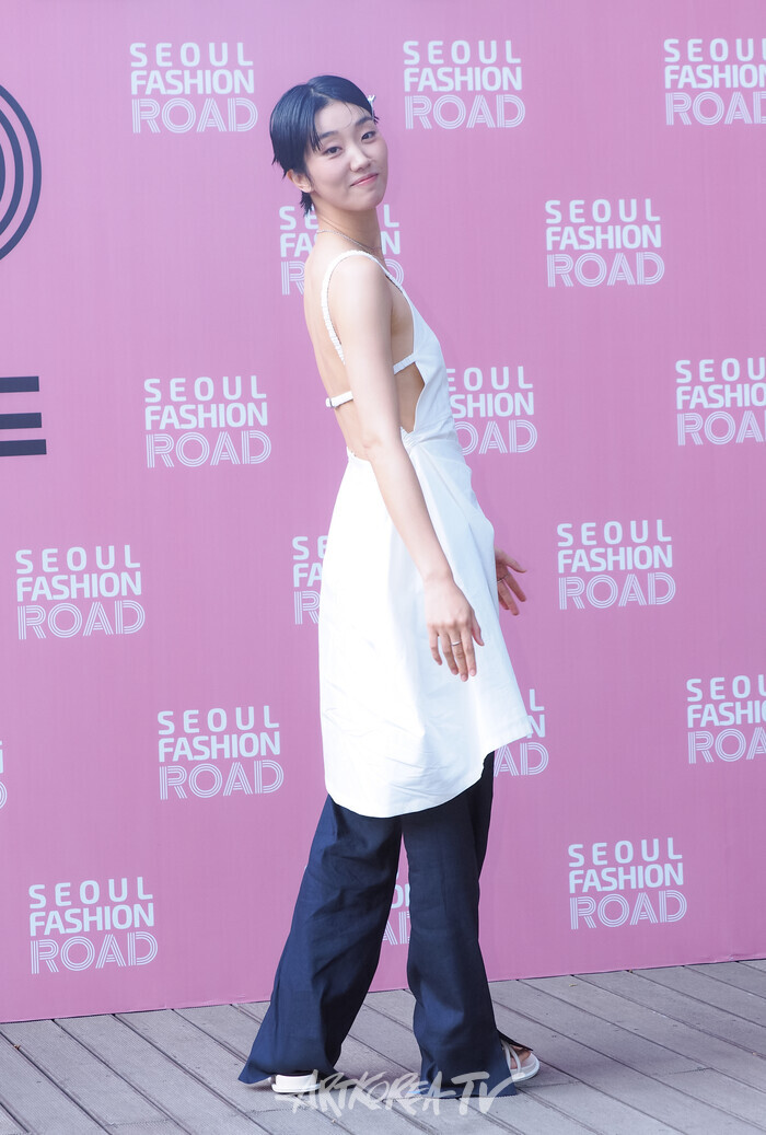 '서울패션로드 2024 at 석촌호수' 포토월 행사(이주영) 2024.05.31 사진 ⓒ아트코리아방송 이용선 기자