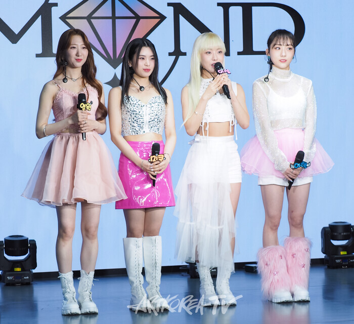 걸그룹 아이몬드(I:MOND) 싱글 앨범 'We are gravity'발매 기념 쇼케이스(사진 왼쪽부터 영원, 미쿠, 이설, 아현) 2024.05.31 사진 ⓒ아트코리아방송 이용선 기자