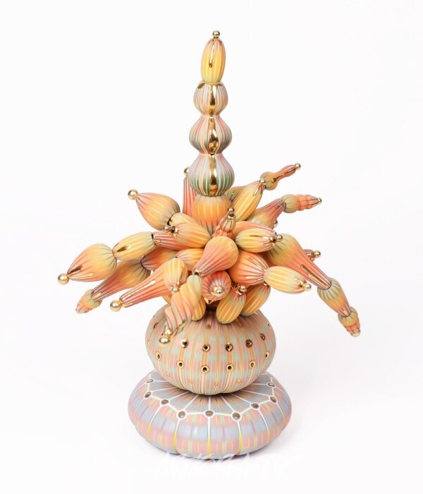 이재권, Coral, 2022, ceramic, glaze, gold, 42x28x28cm
