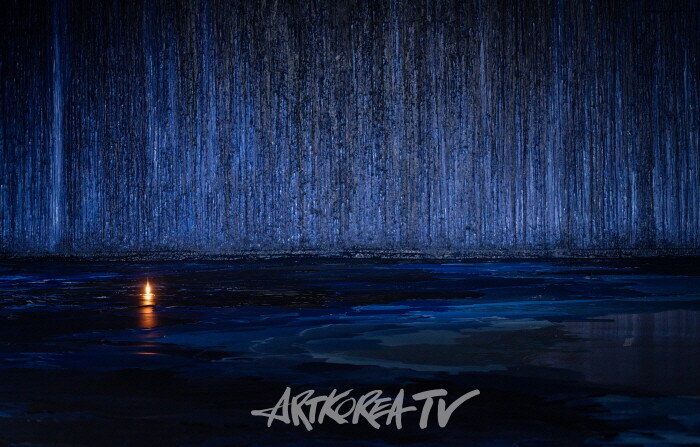 밤 속에 녹아있는 태양, 2023, 파라핀왁스, 염료, 캔들심지, 가변크기