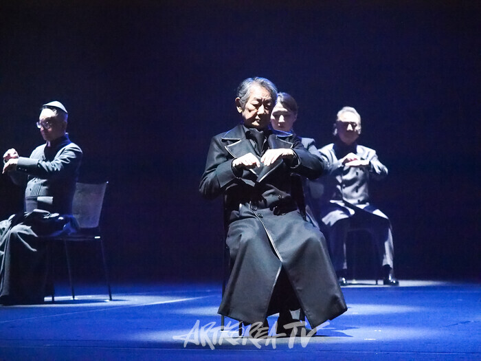 연극 '햄릿' 프레스콜(선왕 역 전무송). 2024.06.13 사진 ⓒ아트코리아방송 이용선 기자