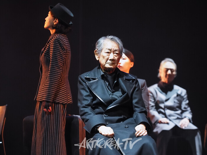 연극 '햄릿' 프레스콜(선왕 역 전무송). 2024.06.13 사진 ⓒ아트코리아방송 이용선 기자