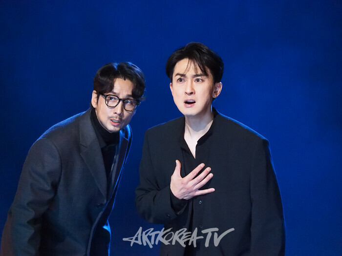 연극 '햄릿' 프레스콜(햄릿 역 강필석, 레어티즈 역 정환). 2024.06.13 사진 ⓒ아트코리아방송 이용선 기자