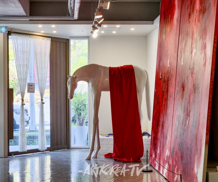 왕열 교수 초대개인전 ‘Playing in Utopia’