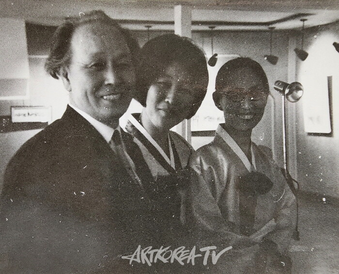 파리 유학시절 이응노, 김윤신, 박인경 (왼쪽부터)