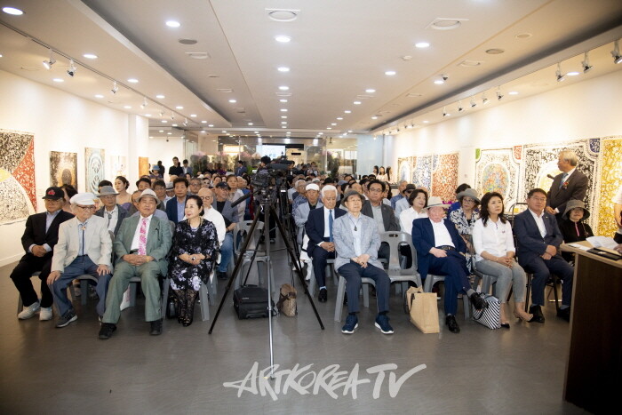하정열 '우주화가' 30회 개인전 개막행사