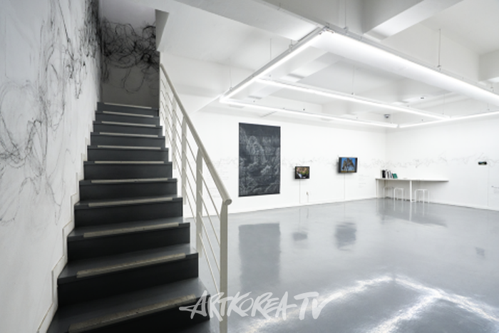 불안과 억압의 시대에 빛, 선, 소리로 감싸 안는 전시 ‘김도희·빛선소리’