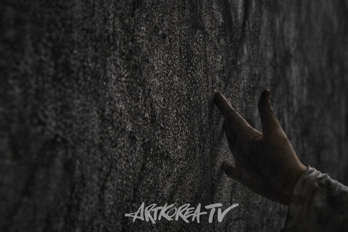 불안과 억압의 시대에 빛, 선, 소리로 감싸 안는 전시 ‘김도희·빛선소리’