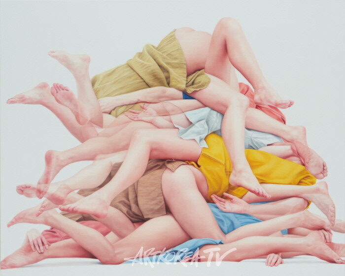 overlapping image 240221 _ 130.3 x 162.2 cm _ oil on canvas _ 2024