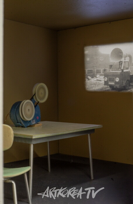 Jan Köchermann 개인전 'I told you so'