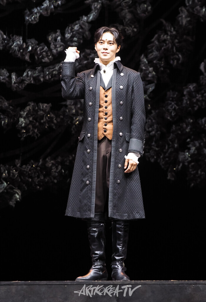 뮤지컬 '베르사유의 장미' 프레스콜(앙드레 그랑디에 역 김성식, 이해준) 2024.07.25 사진 ⓒ아트코리아방송 이용선 기자​