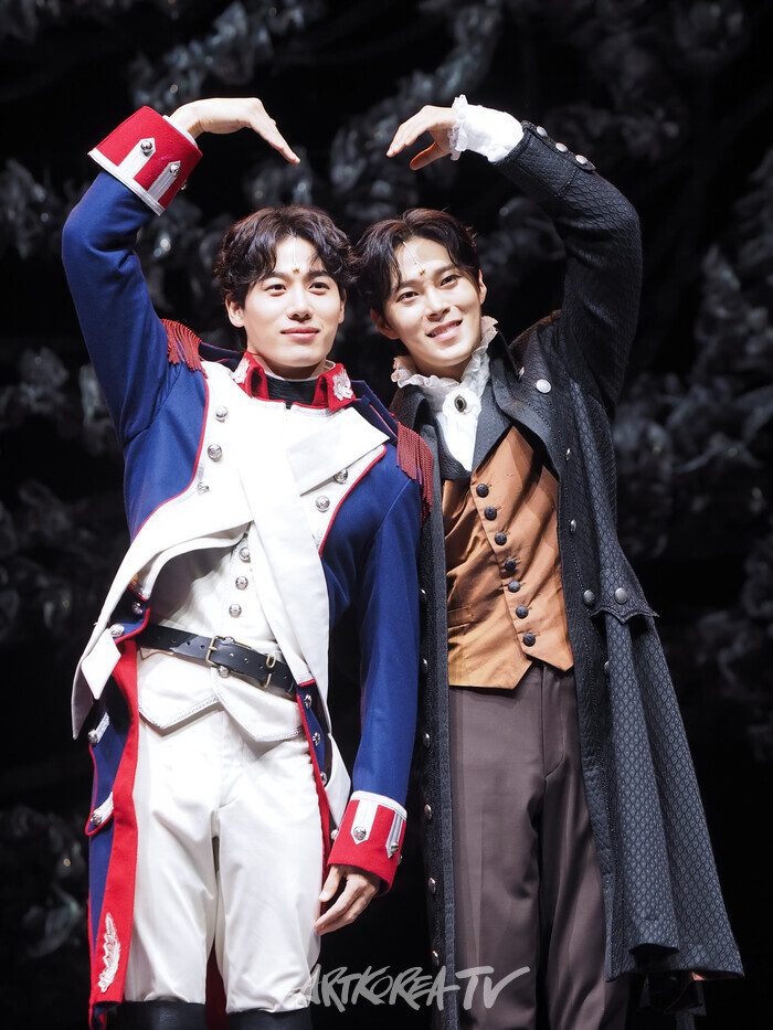 뮤지컬 '베르사유의 장미' 프레스콜(앙드레 그랑디에 역 김성식, 이해준) 2024.07.25 사진 ⓒ아트코리아방송 이용선 기자​