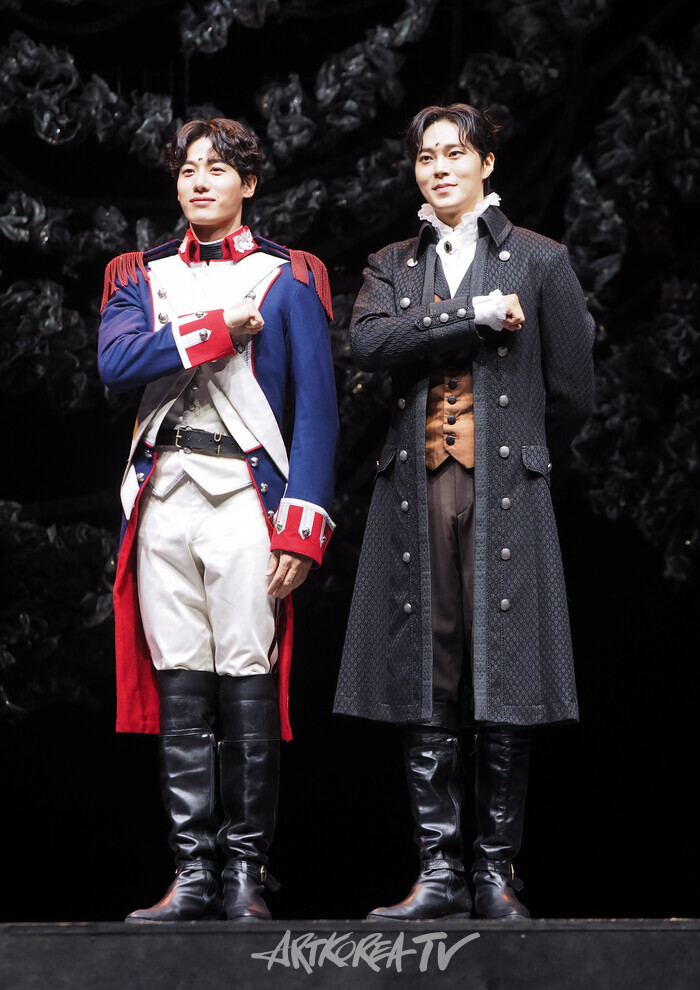 뮤지컬 '베르사유의 장미' 프레스콜(앙드레 그랑디에 역 김성식, 이해준) 2024.07.25 사진 ⓒ아트코리아방송 이용선 기자​