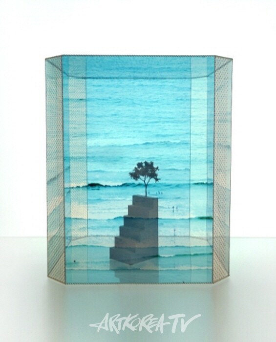 고명근 Ko Myung Keun, Stairway 8-2, 48x40x40 cm, Digital film 3D-collage, 2021 Courtesy K.O.N.G. GALLERY.