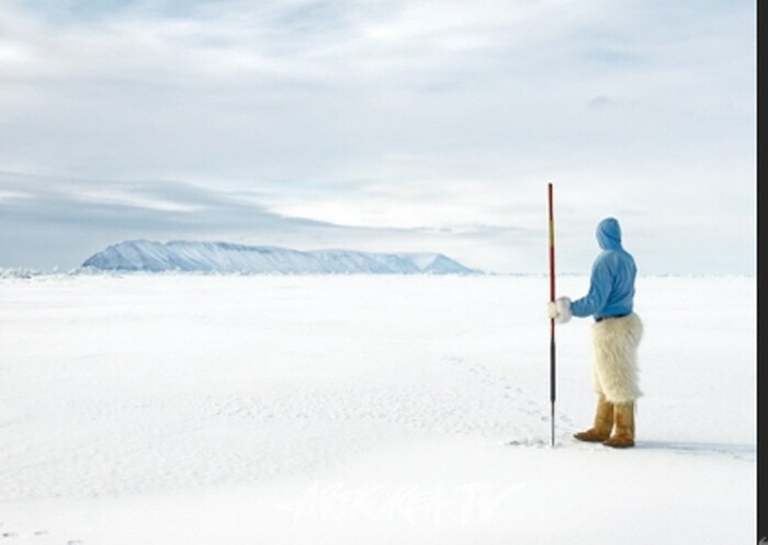 티나 이코넨 Tiina Itkonen, Qeqertarsuaq 2019, Digital print. Courtesy K.O.N.G. GALLERY