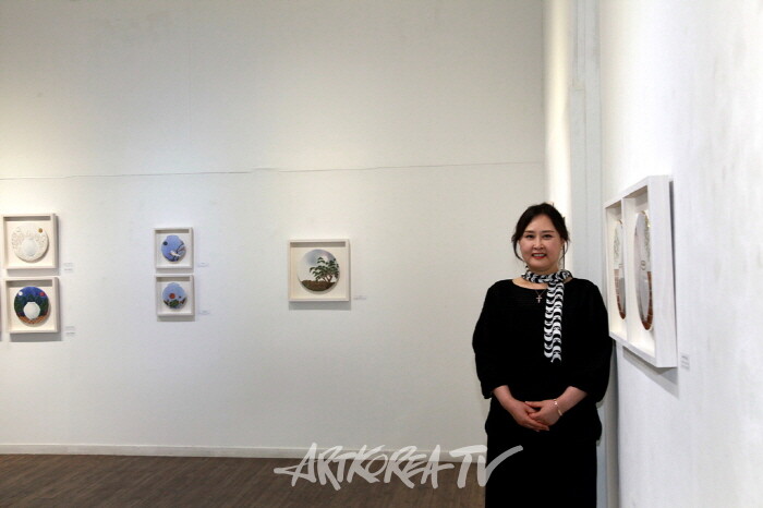 도자회화 김미경 작가, '달항아리의 행복' 초대 개인전