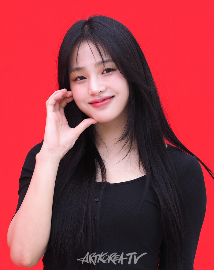 현대백화점면세점 동대문점 '에브리데이 현데이'(EVERYDAY HYUNDAY) 기념 포토월 행사(뉴진스 민지) 2024.08.01 사진 ⓒ아트코리아방송 이용선 기자​