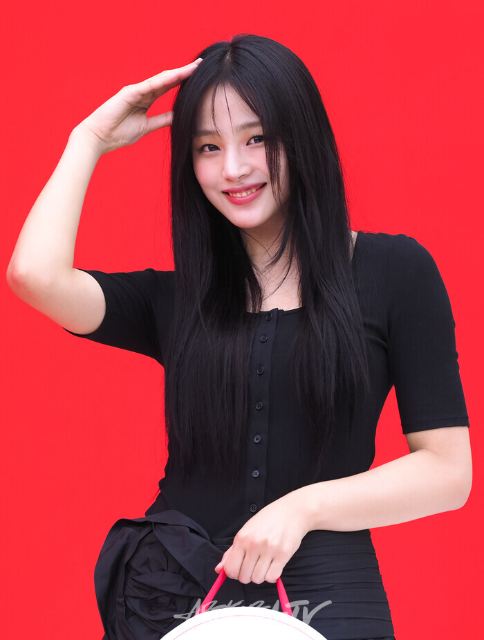 현대백화점면세점 동대문점 '에브리데이 현데이'(EVERYDAY HYUNDAY) 기념 포토월 행사(뉴진스 민지) 2024.08.01 사진 ⓒ아트코리아방송 이용선 기자​