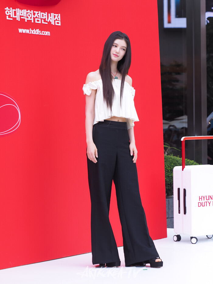 현대백화점면세점 동대문점 '에브리데이 현데이'(EVERYDAY HYUNDAY) 기념 포토월 행사(뉴진스 다니엘) 2024.08.01 사진 ⓒ아트코리아방송 이용선 기자​