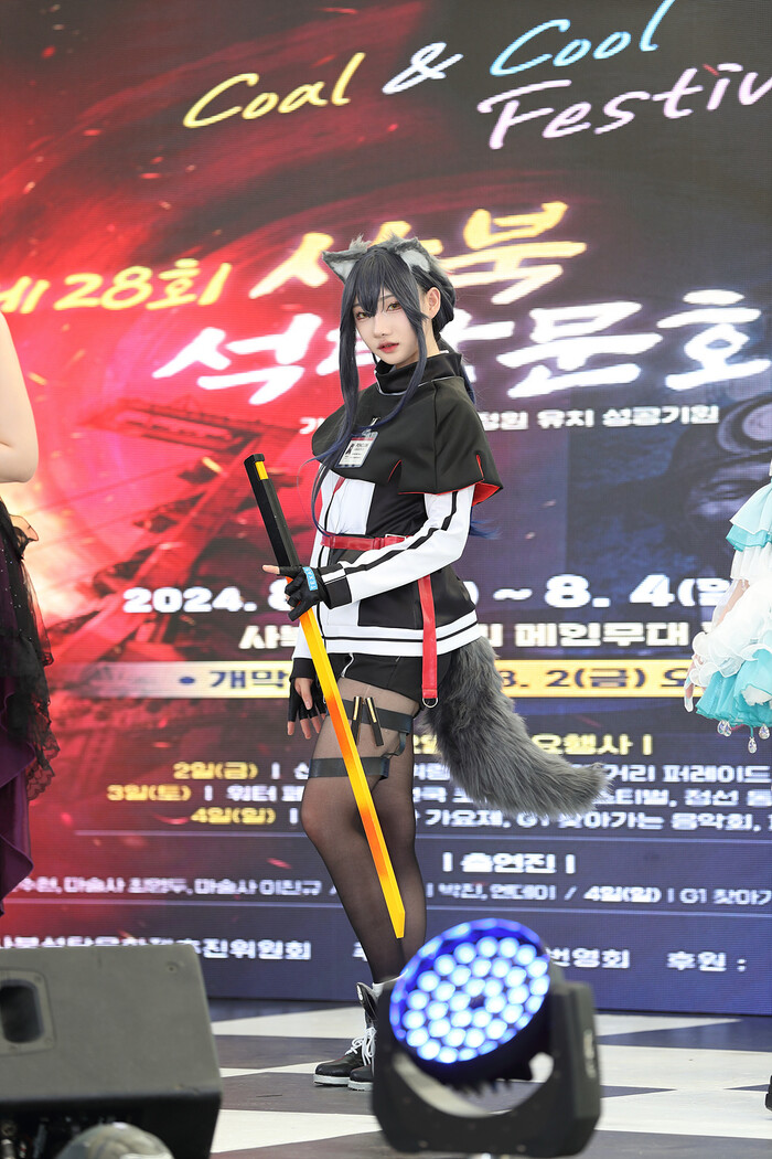 8월2일 코스프레 대회 참가자들의 무대인사