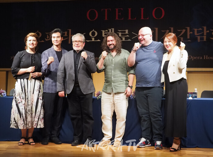 오페라 '오텔로' 기자간담회(사진 왼쪽부터 흐라추히 바센츠, 이용훈, 카를로 리치, 테오도르 일린카이, 니콜로즈 라그빌라바, 홍주영) 2024.08.05 사진 ⓒ아트코리아방송 이용선 기자​
