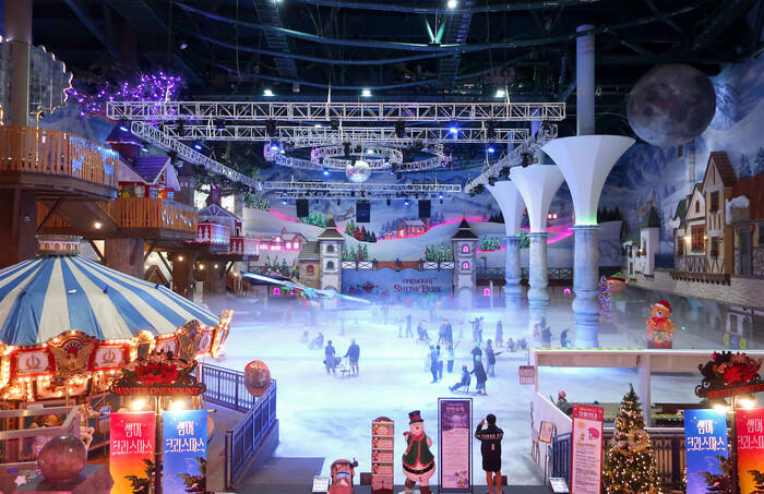 일산 원마운트 'Summer Christmas' 아이스링크 스노우쇼 [사진 일산 원마운트 제공]