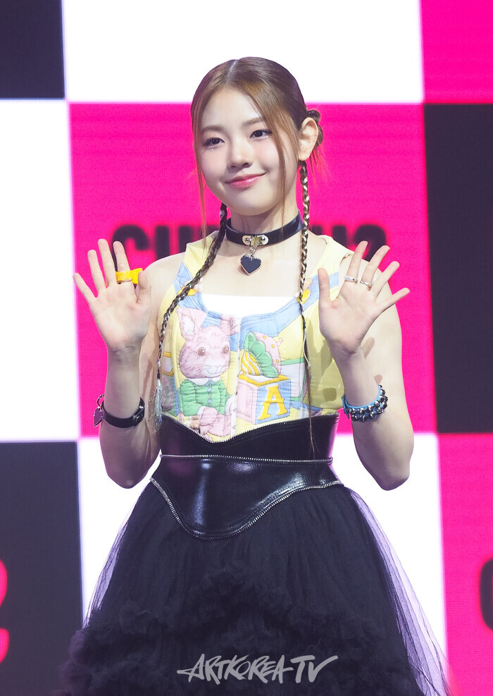 유니스(UNIS) 첫 번째 싱글 앨범 '큐리어스'(CURIOUS) 발매 기념 쇼케이스(오윤아) 2024.08.06 사진 ⓒ 아트코리아방송 이용선 기자​