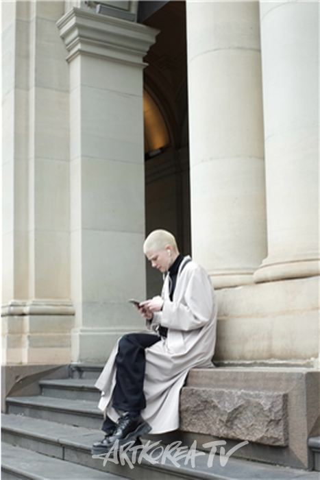 전해리 '당신이 필요한 여행' _ 어두움