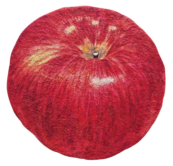 박승순 작가- 화가의 사과 , 대57,  중43,  소36, 판넬, 아크릴물감, 업사이클링, 종이점토, 톱밥, 2024