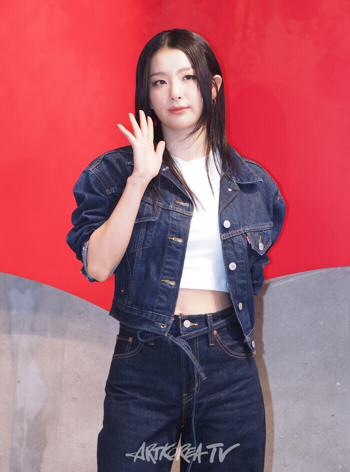 리바이스 성수동 스테이지 35 팝업 스토어 행사 (레드벨벳 슬기) 2024.08.22 사진 ⓒ아트코리아방송 이용선 기자​